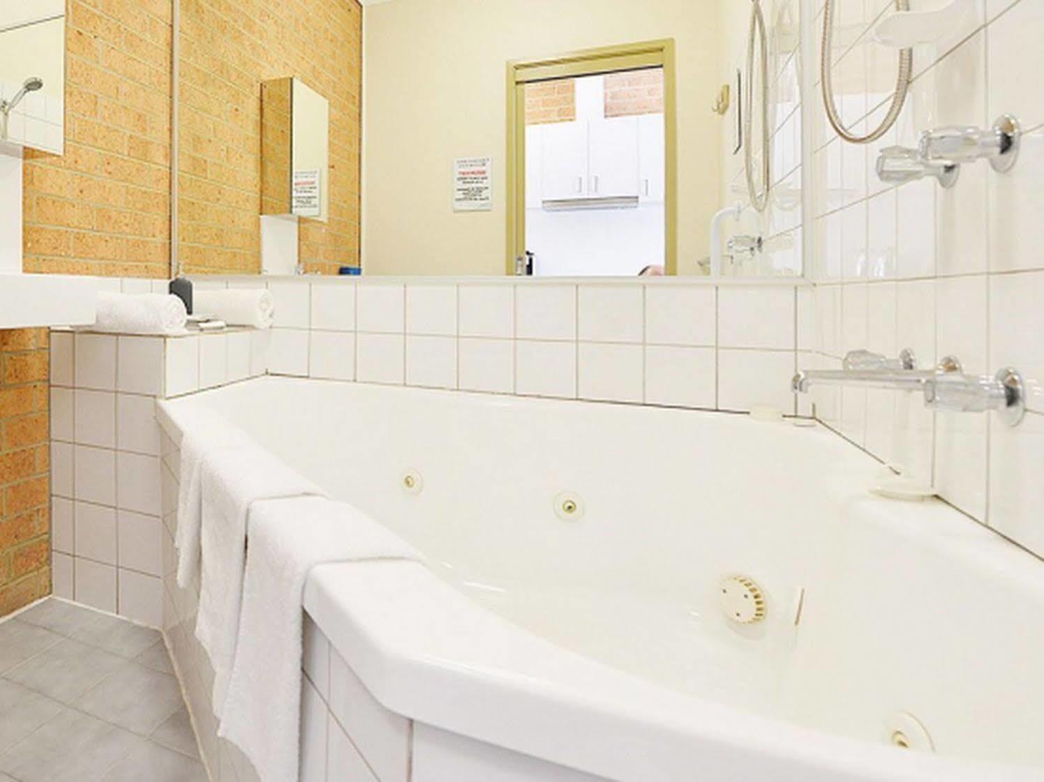Cranbourne Motor Inn Zewnętrze zdjęcie