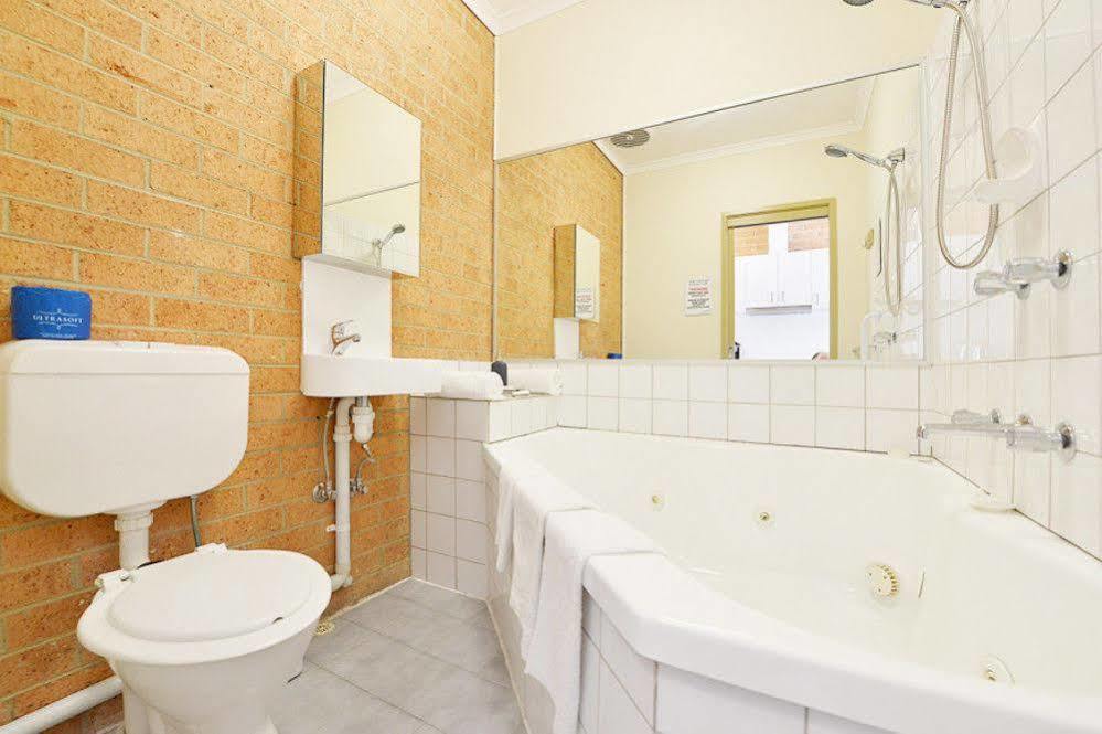 Cranbourne Motor Inn Zewnętrze zdjęcie